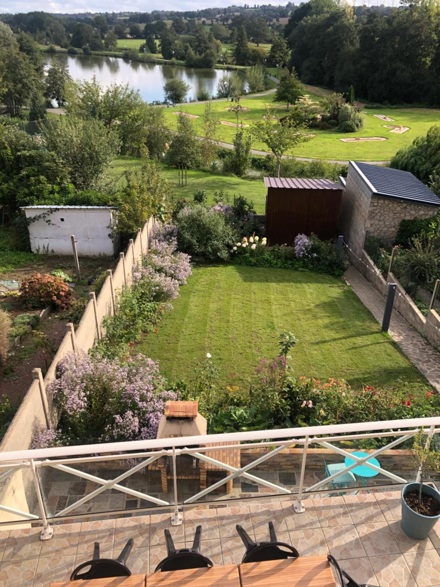 La Maison Du Lac Saint-Hilaire-du-Harcouët Exteriér fotografie