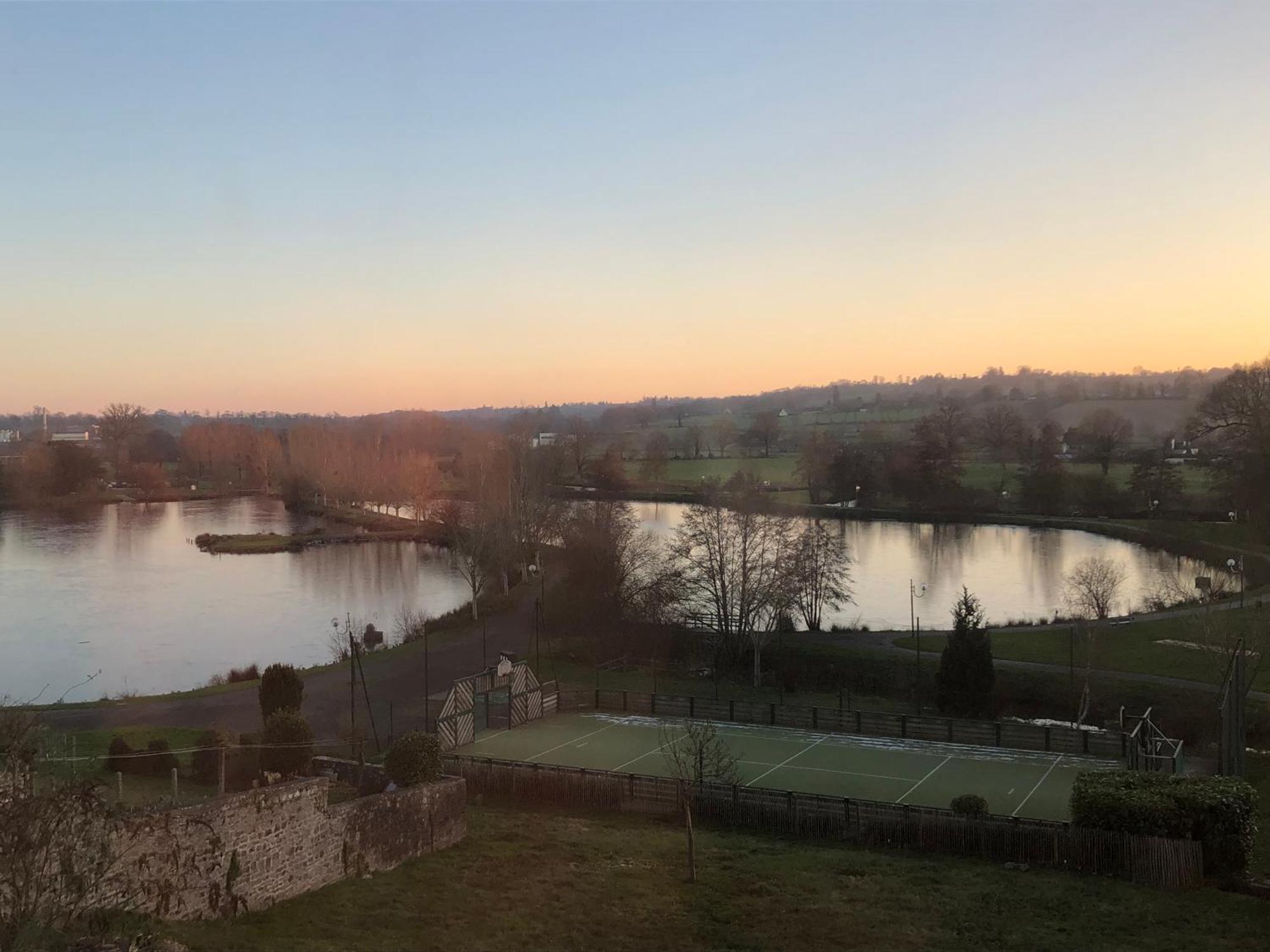 La Maison Du Lac Saint-Hilaire-du-Harcouët Exteriér fotografie